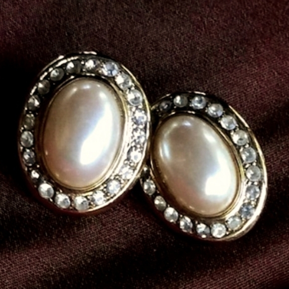 Pierced pearl bridal, prom. or any special event. - Picture 1 of 2